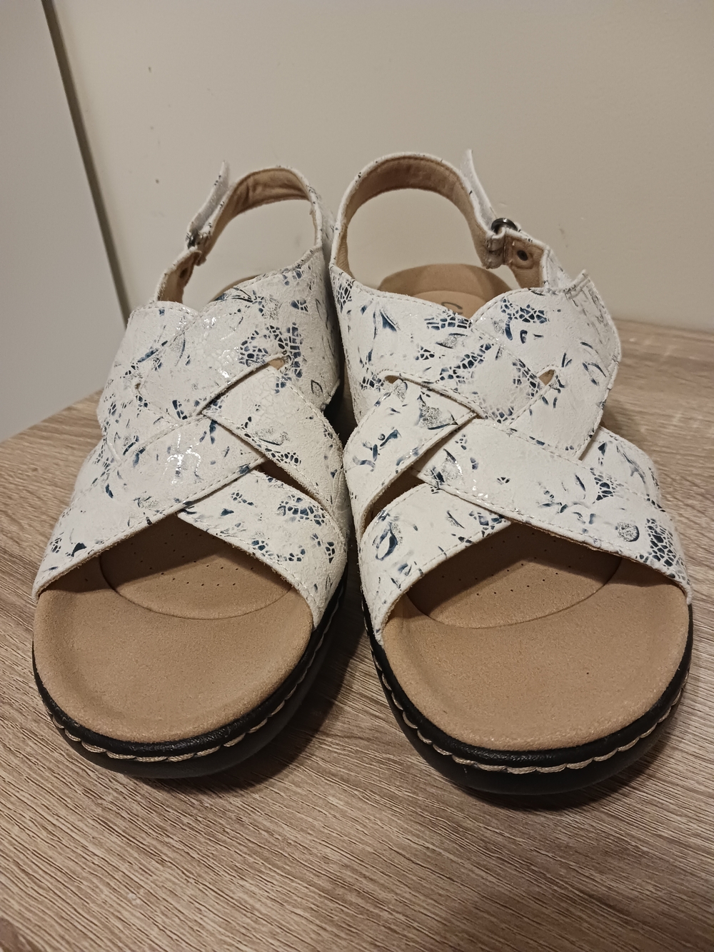 Clarks Merliah Echo Blue/White Floral Adjustable Slingback Low Profile Wedges - Picture 3 of 12